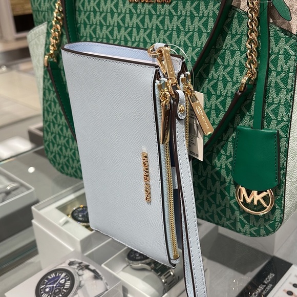 MICHAEL KORS LARGE DOUBLE ZIP WRISTLET WALLET PHONE CASE CLUTCH 
Vista Blue - Picture 12 of 16